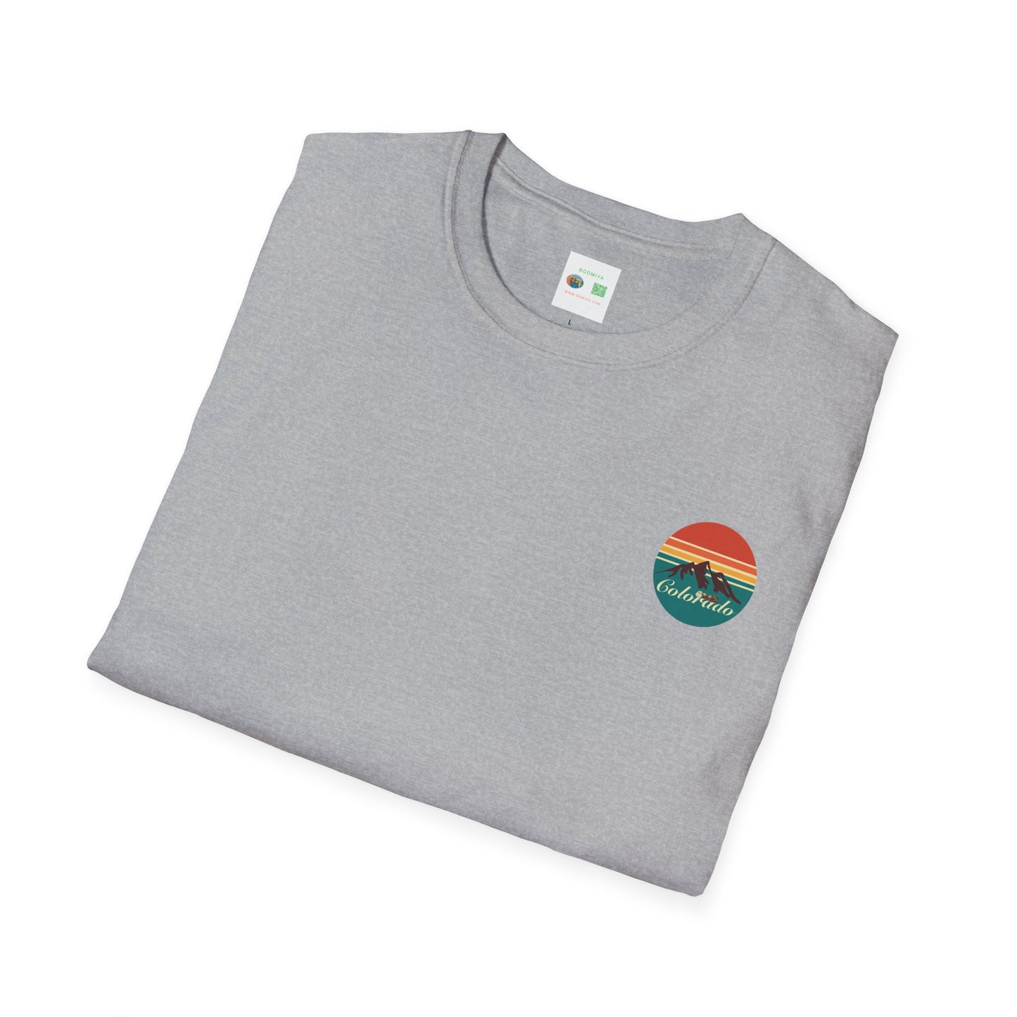 Retro Colorado Mountain T-Shirt | Softstyle Tee for Nature Lovers, Outdoor Adventures, Gifts, Travel Souvenir, Vintage Style