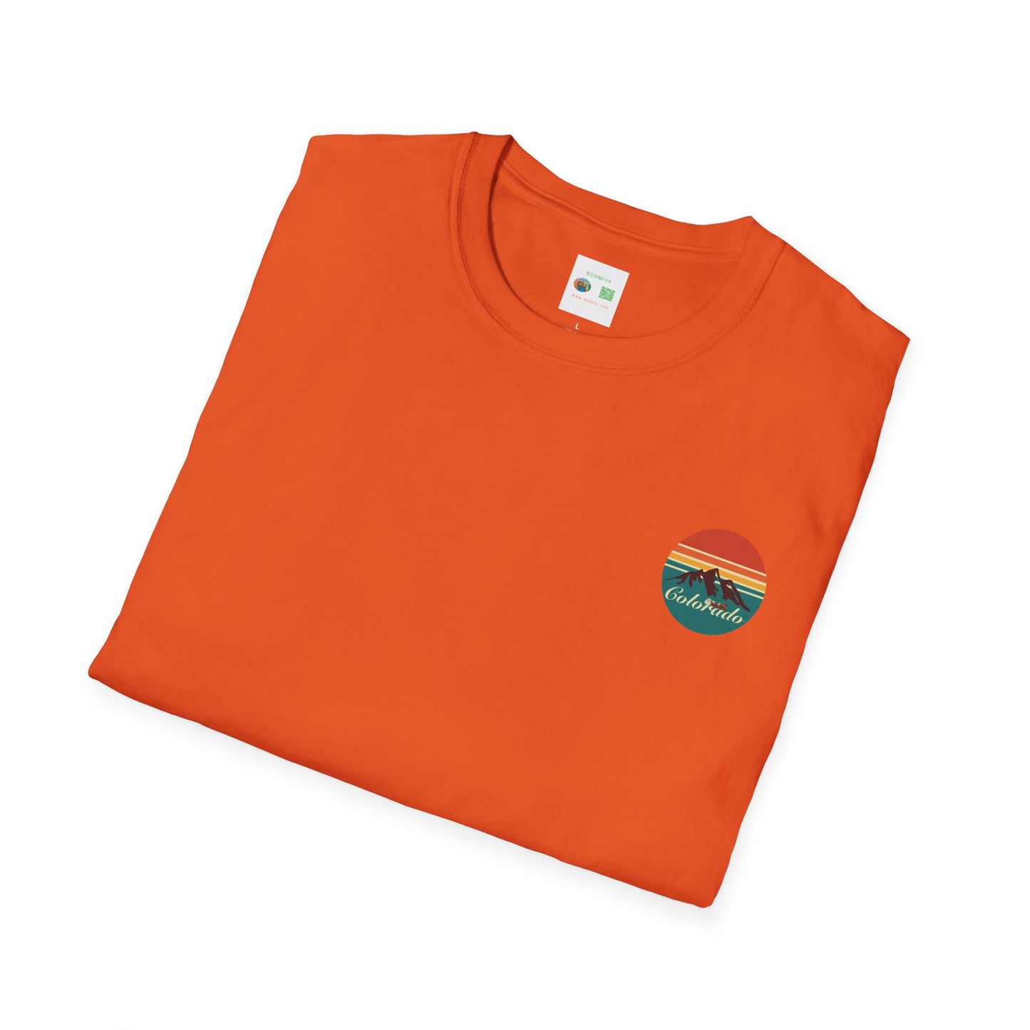 Retro Colorado Mountain T-Shirt | Softstyle Tee for Nature Lovers, Outdoor Adventures, Gifts, Travel Souvenir, Vintage Style