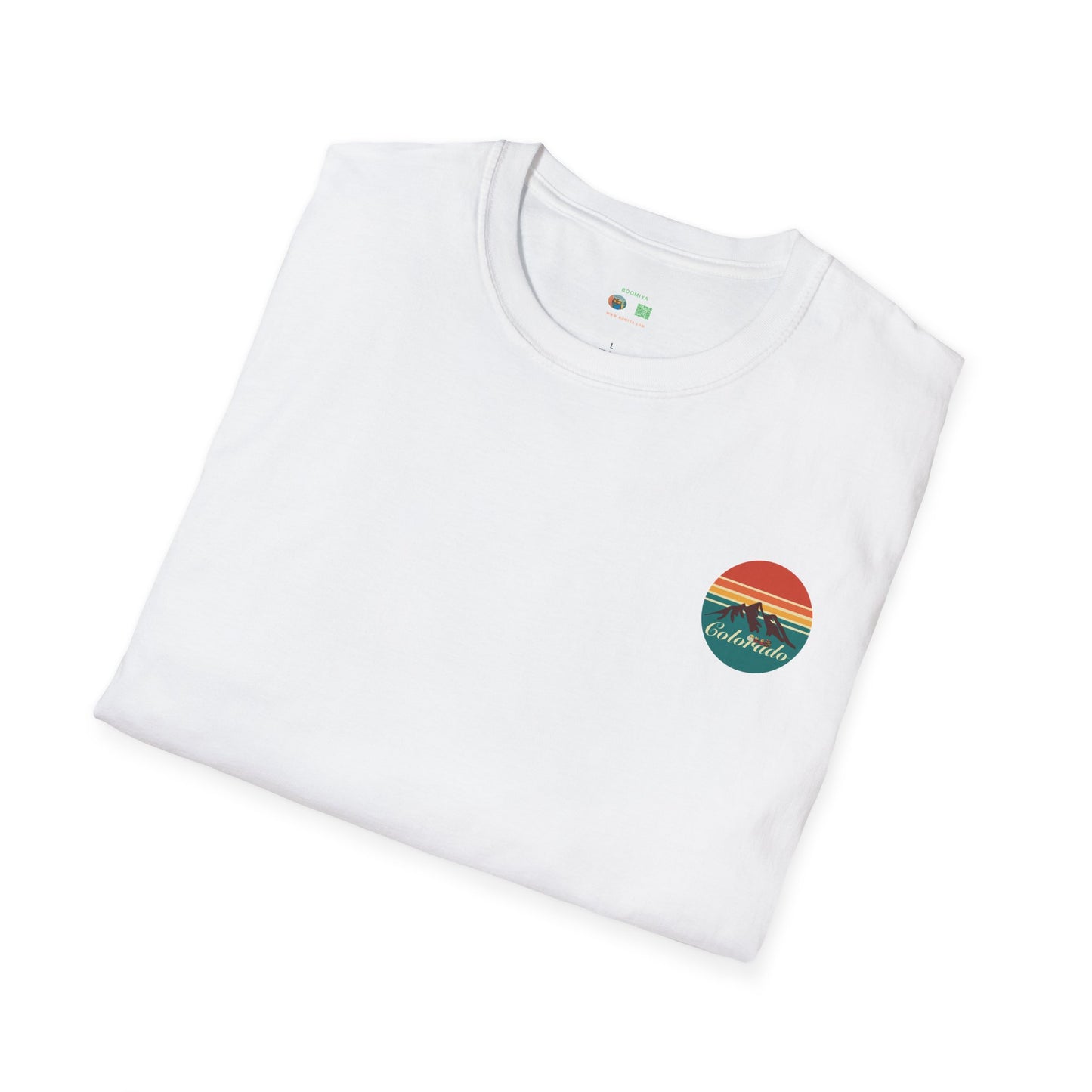 Retro Colorado Mountain T-Shirt | Softstyle Tee for Nature Lovers, Outdoor Adventures, Gifts, Travel Souvenir, Vintage Style